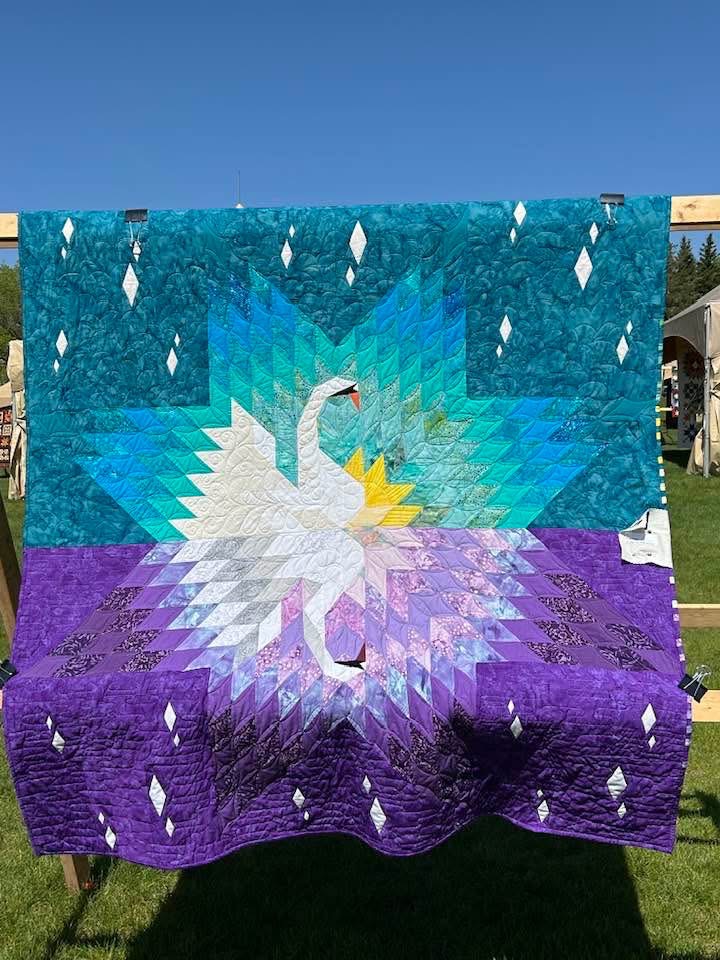 Theme - Diamonds - quilted by Loopy D