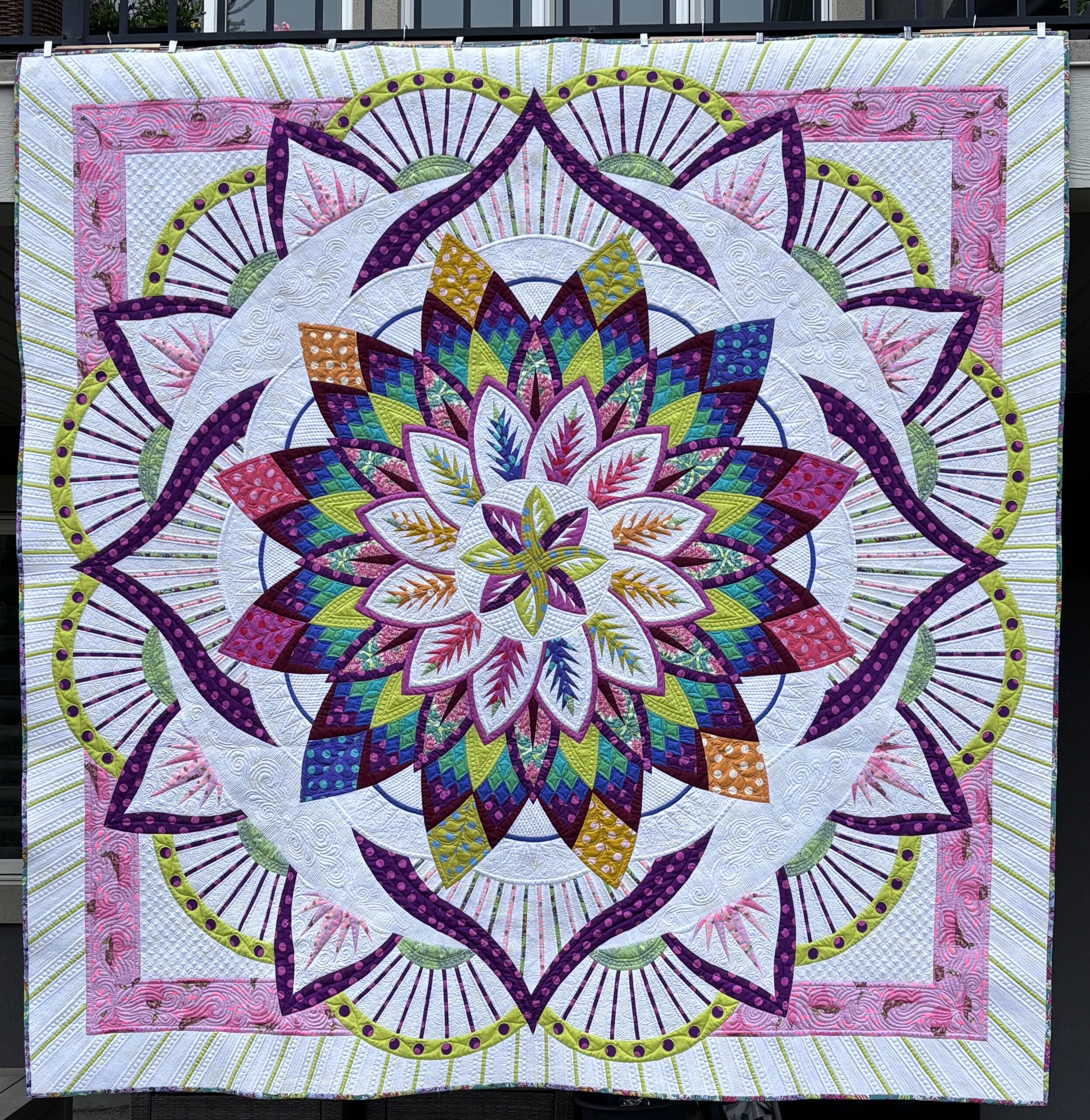 Dinner Plate Dahlia (Queen) - Quilted by Debra Flewelling